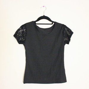 Black lace sleeve blouse · XS